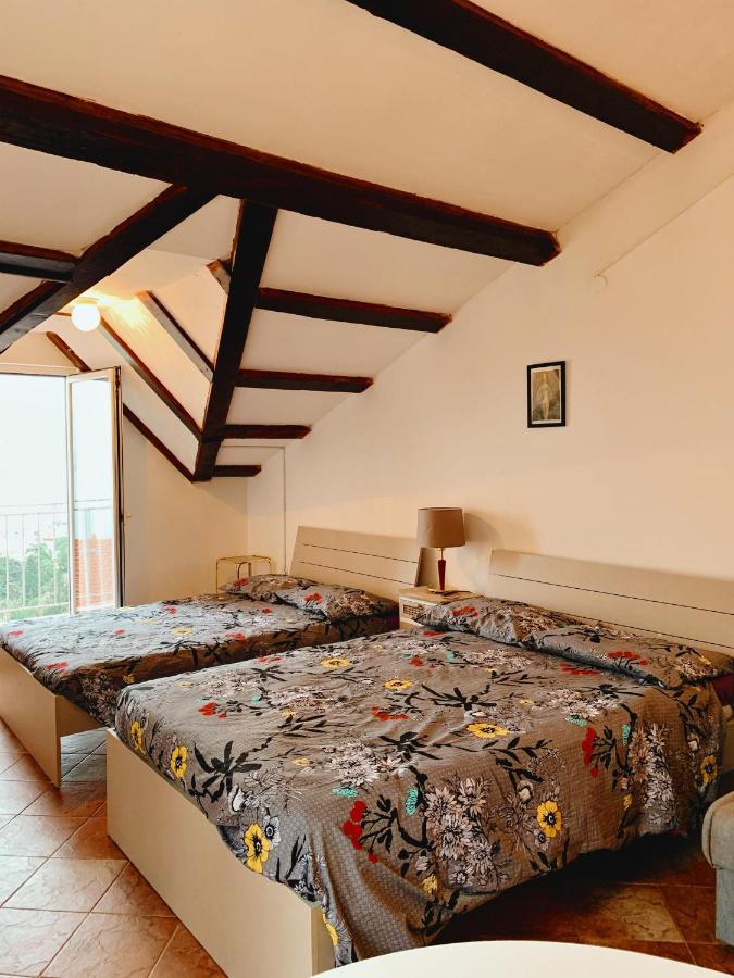 Villa Mihaela Icici Bagian luar foto